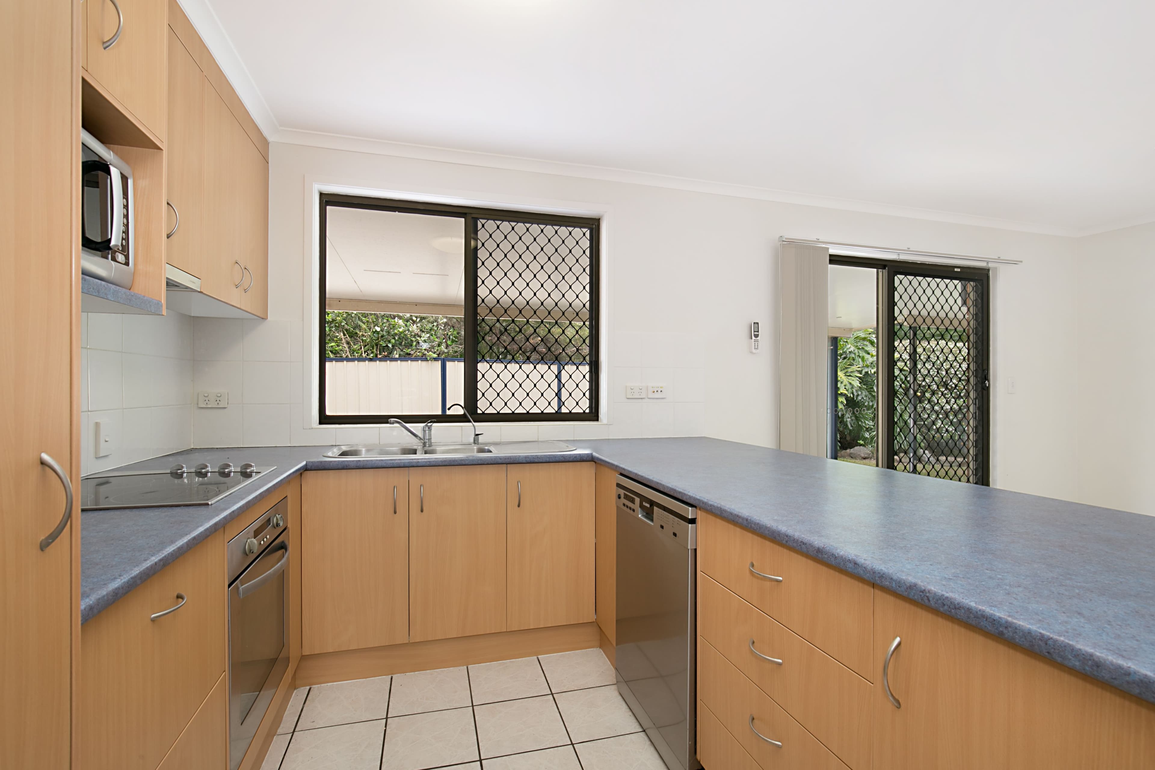 31 Holder Street, Loganholme QLD 4129, Loganholme - Thumbnail 2