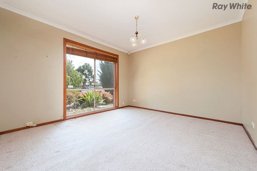 5 Ajax Close, Keilor Downs VIC 3038, Keilor Downs - Thumbnail 2