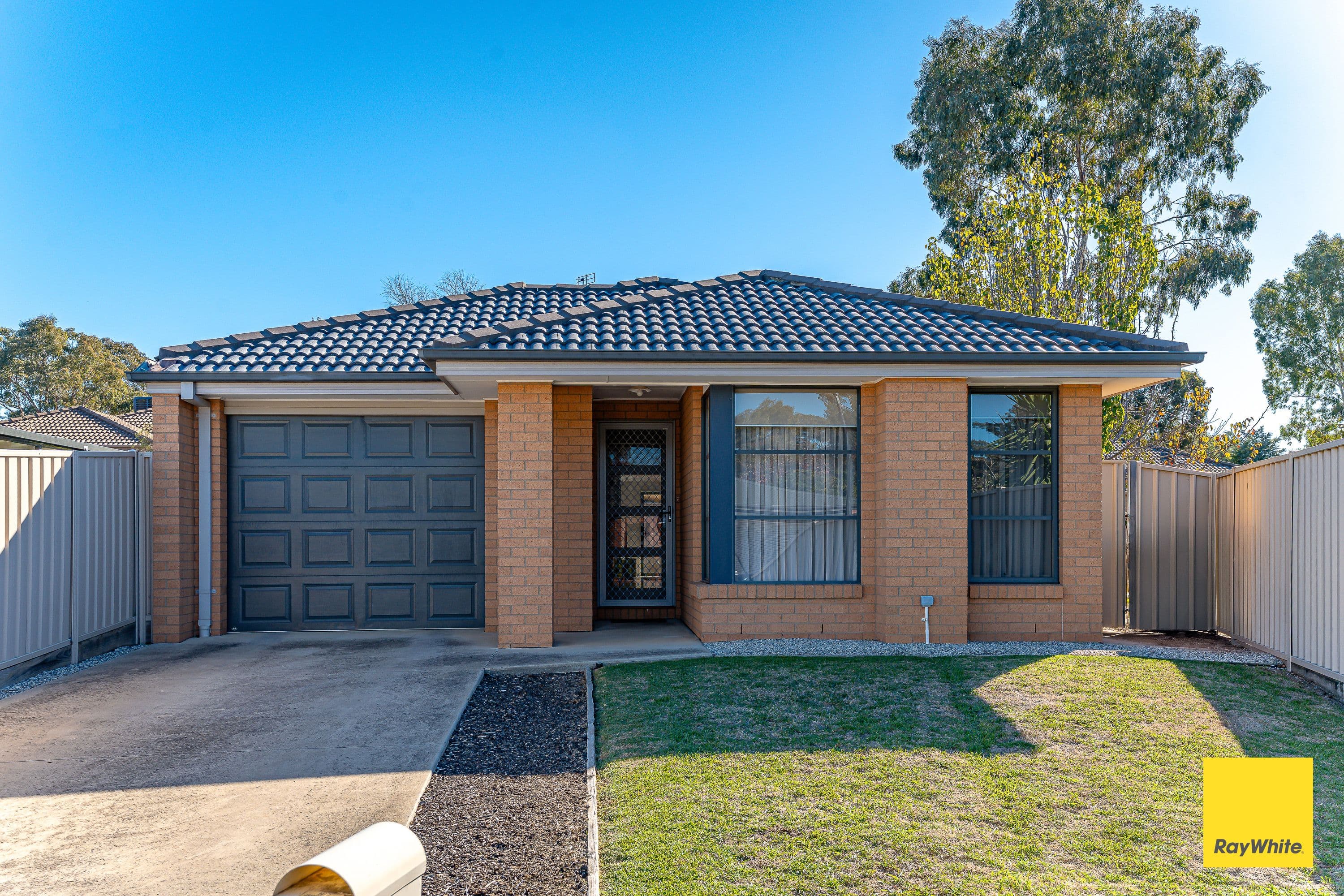 6 Sheard Street, California Gully VIC 3556, California Gully - Thumbnail 2