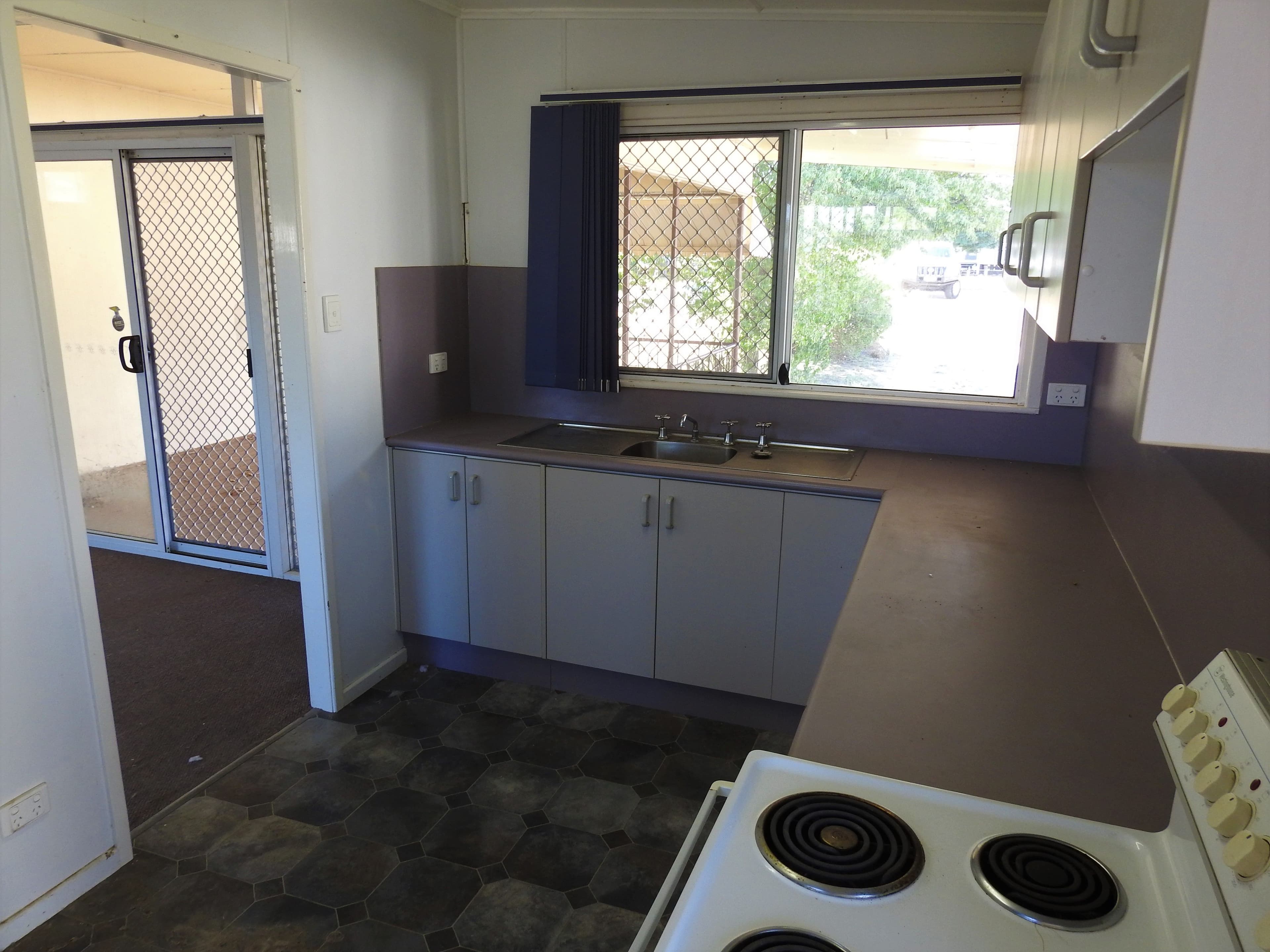 37 Quail Street, Longreach QLD 4730, Longreach - Thumbnail 2
