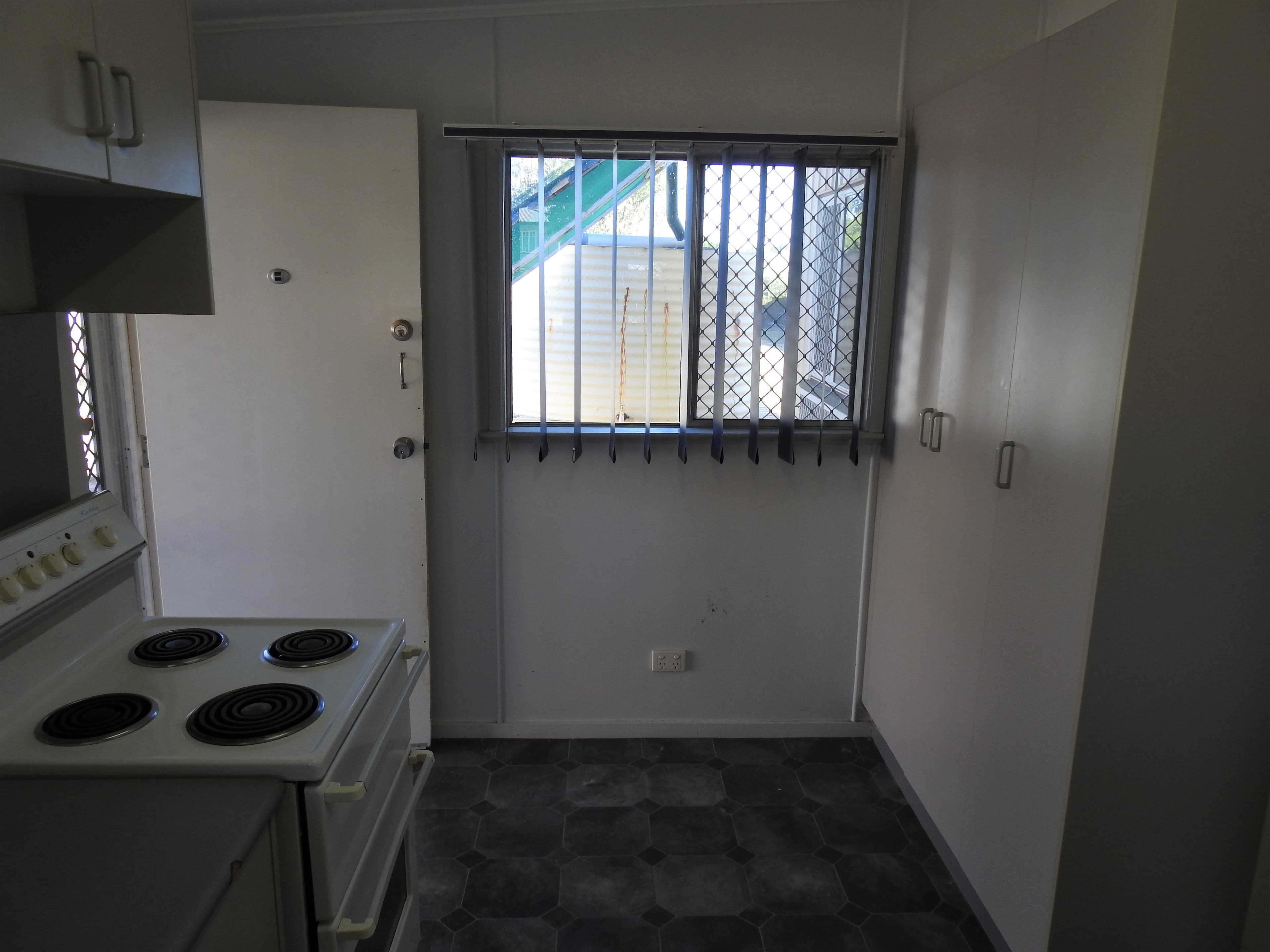 37 Quail Street, Longreach QLD 4730, Longreach - Thumbnail 3