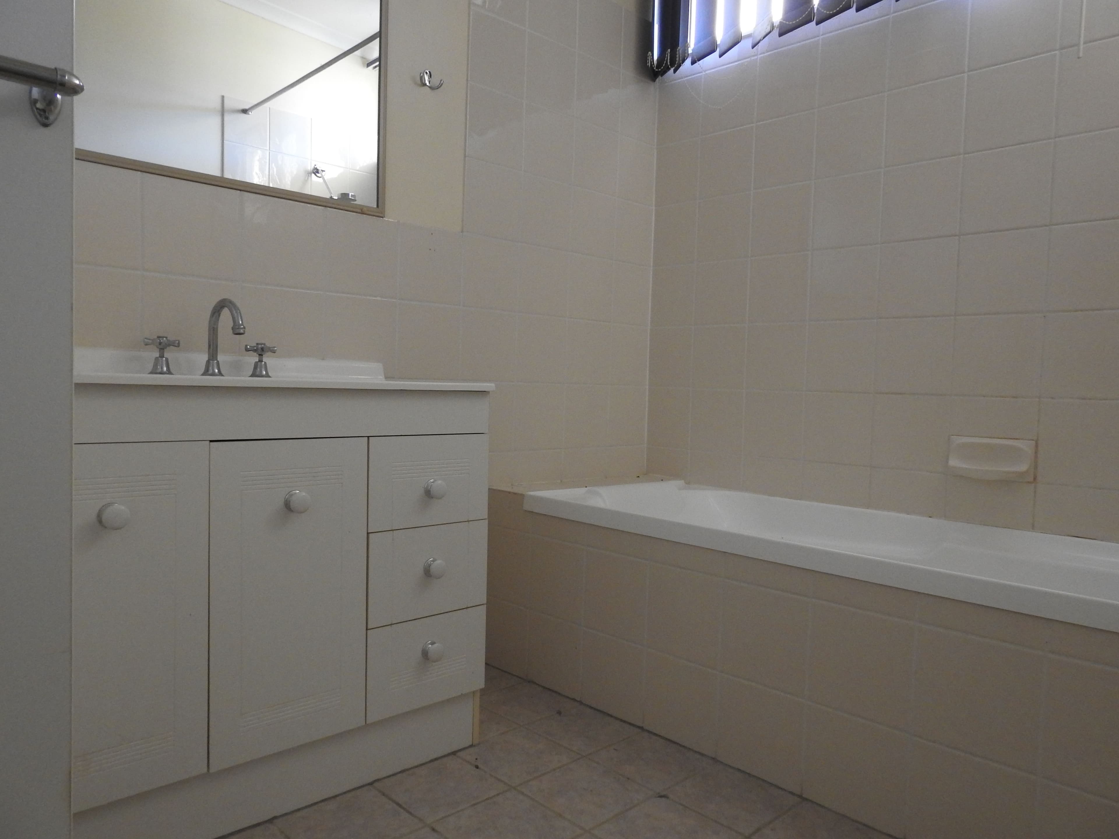 37 Quail Street, Longreach QLD 4730, Longreach - Thumbnail 4