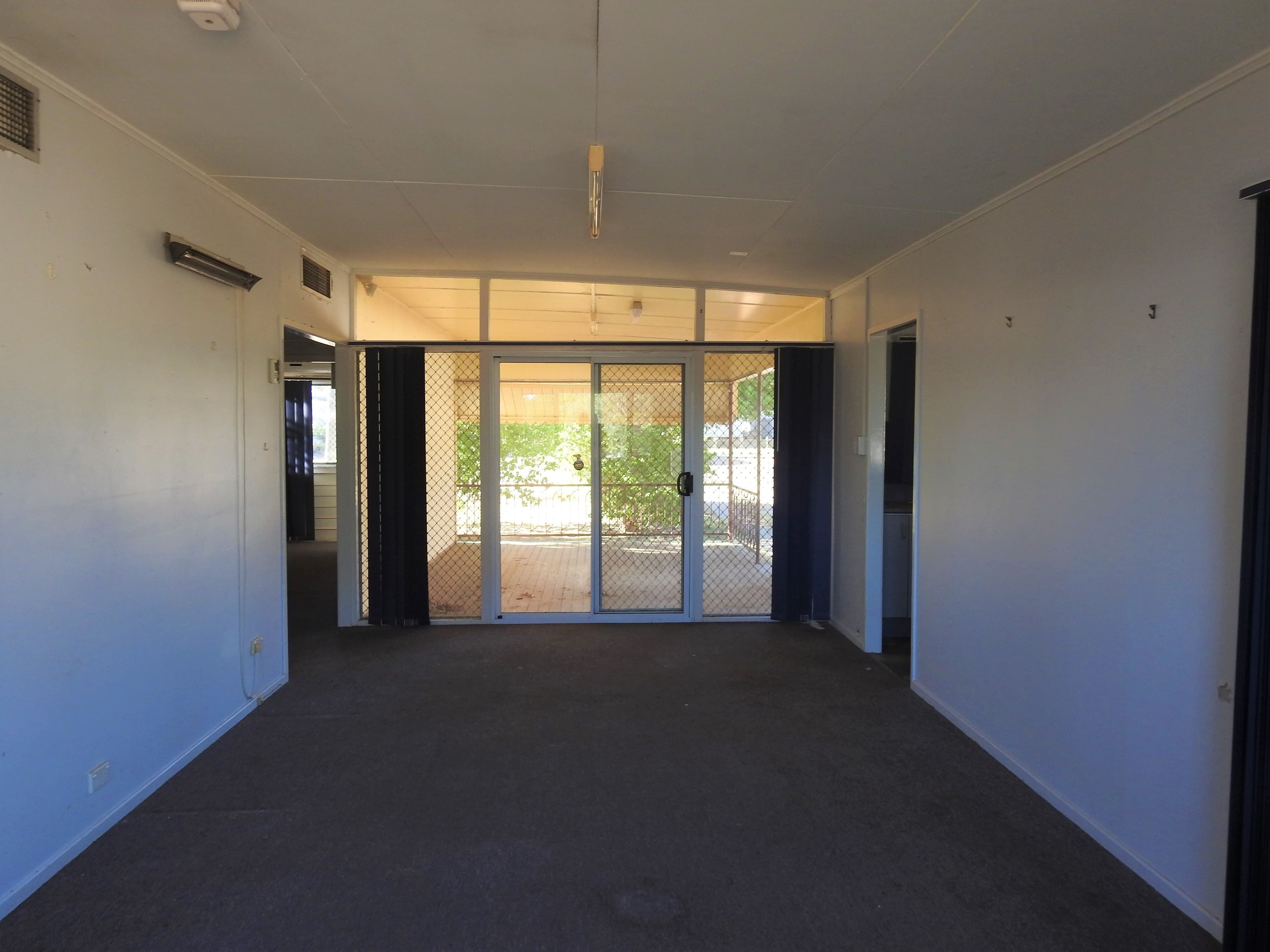 37 Quail Street, Longreach QLD 4730, Longreach - Thumbnail 5
