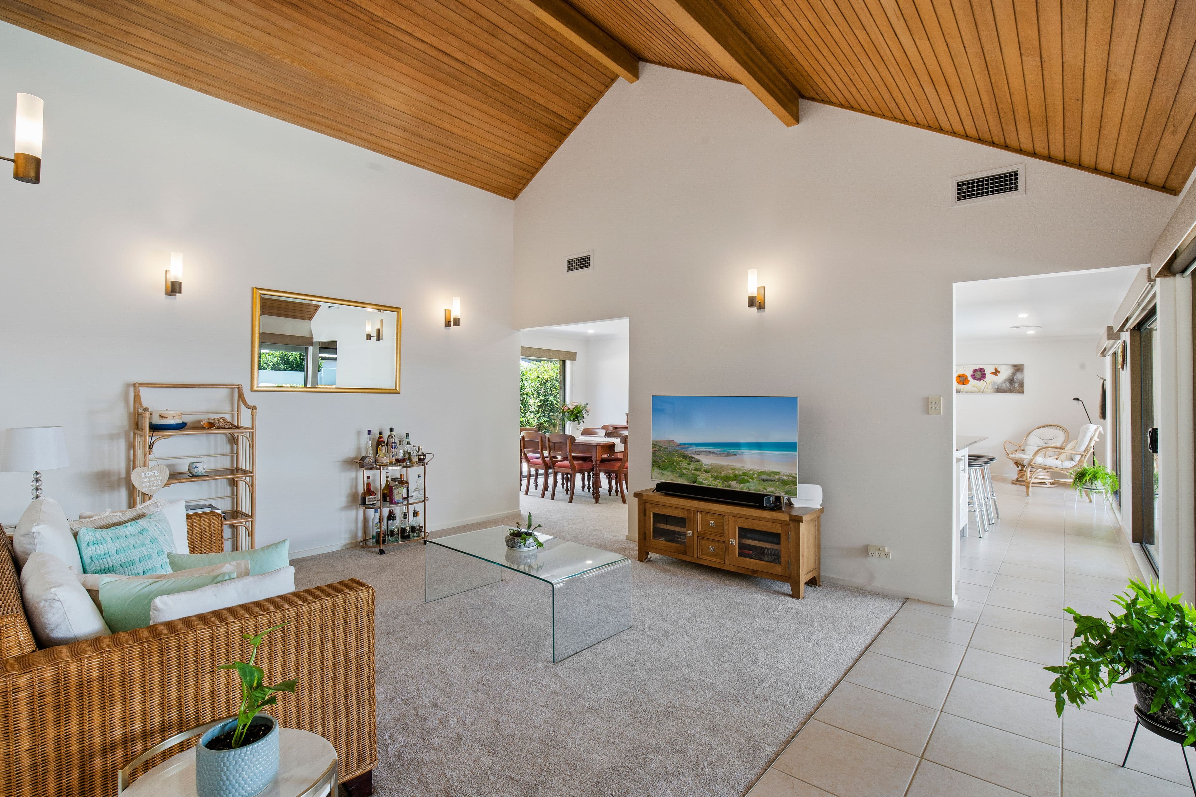 112 Barrier Reef Drive, Mermaid Waters QLD 4218, Mermaid Waters - Thumbnail 2