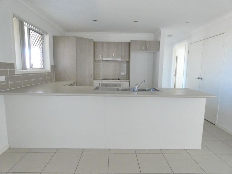 10 Hershey Close, Yarrabilba QLD 4207, Yarrabilba - Thumbnail 3