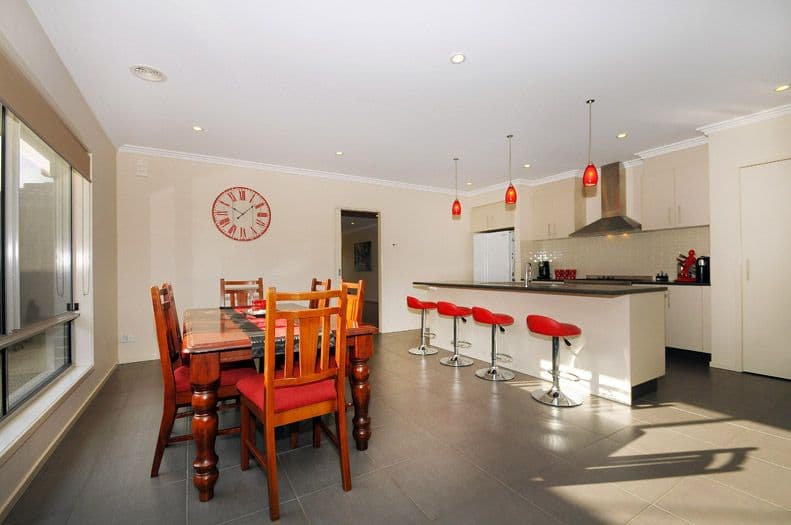 2 Beldale Court, SANDHURST VIC 3977, Sandhurst - Thumbnail 2