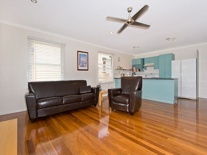 70 King Arthur Terrace, TENNYSON QLD 4105, Tennyson - Thumbnail 3