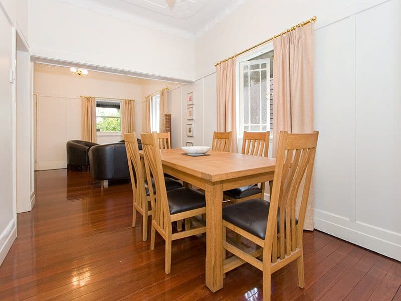 70 King Arthur Terrace, TENNYSON QLD 4105, Tennyson - Thumbnail 4