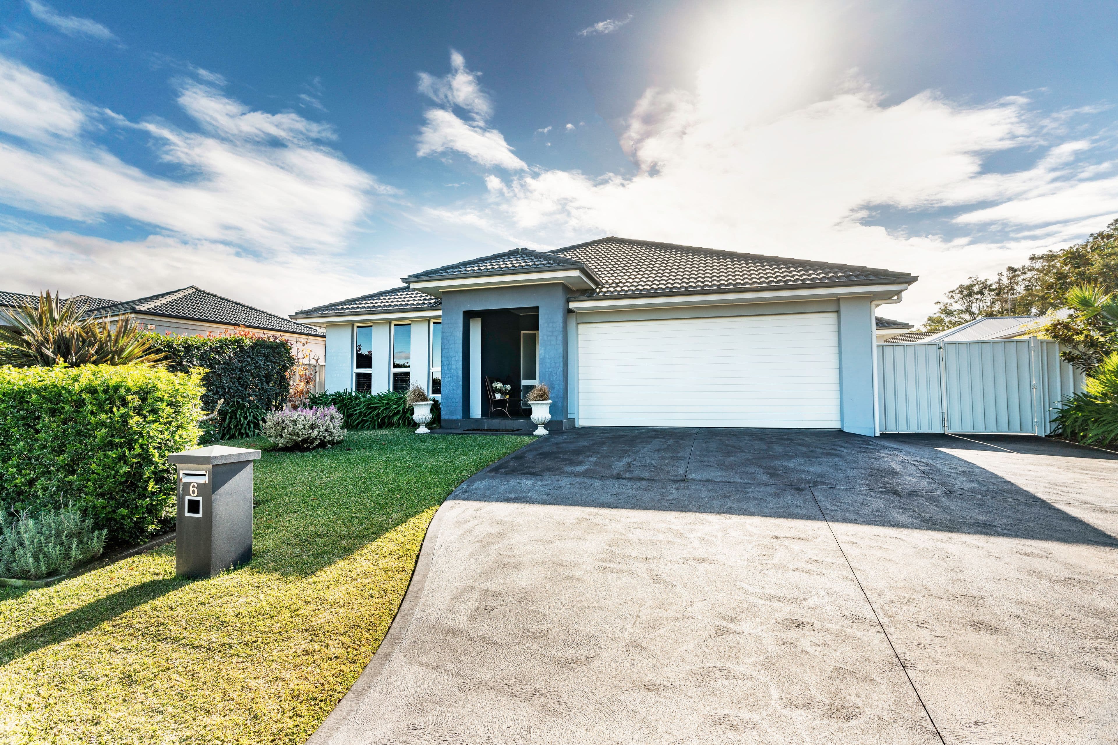 6 Regelia Parade, Worrigee - Image 1