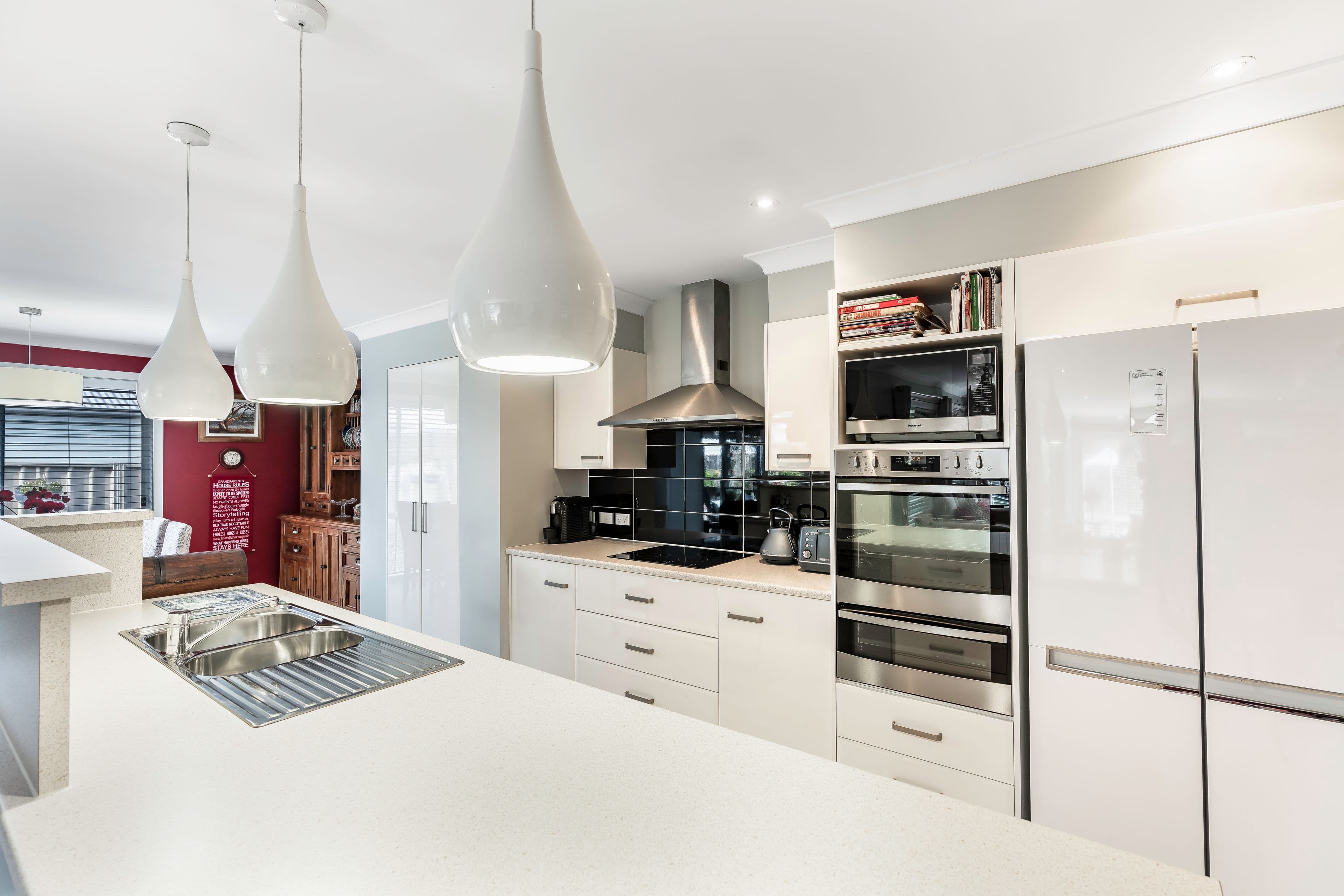 6 Regelia Parade, Worrigee - Thumbnail 2