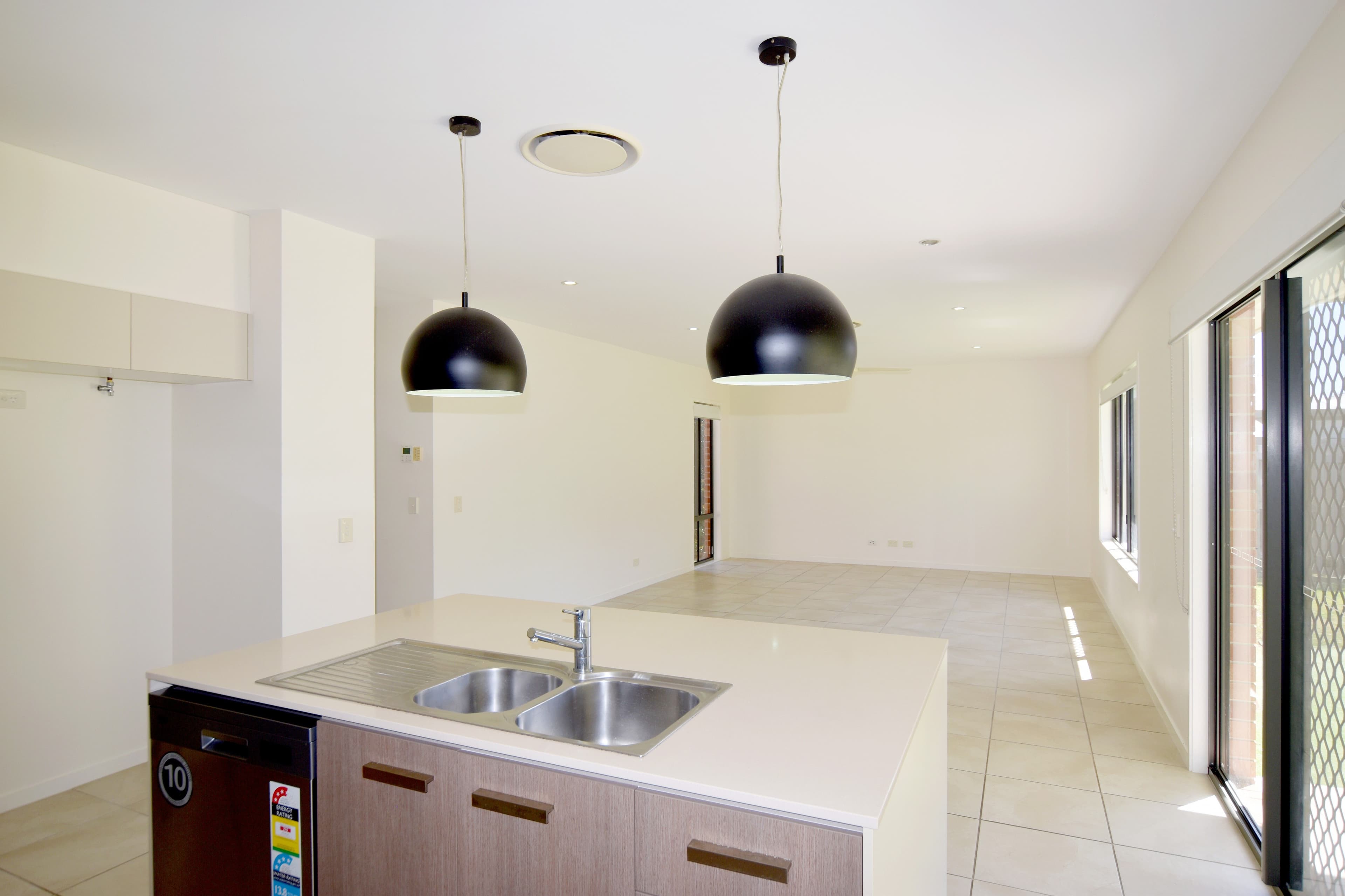 11 Cornforth Crescent, Kirkwood QLD 4680, Kirkwood - Thumbnail 4