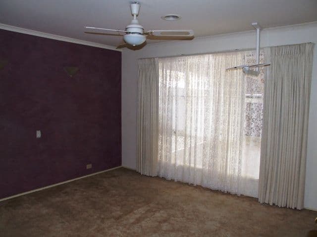 4 Kevin Court, MELTON SOUTH VIC 3338, Melton South - Thumbnail 5