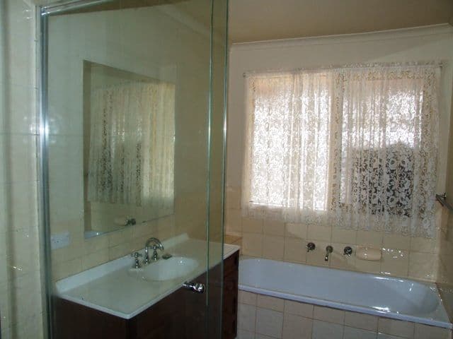 4 Kevin Court, MELTON SOUTH VIC 3338, Melton South - Thumbnail 7