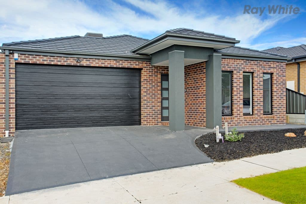 7 Viewmont Avenue, Craigieburn VIC 3064, Craigieburn - Image 1