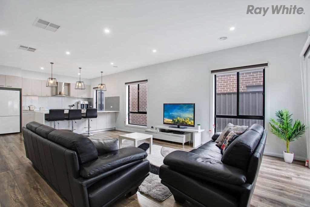 7 Viewmont Avenue, Craigieburn VIC 3064, Craigieburn - Thumbnail 5