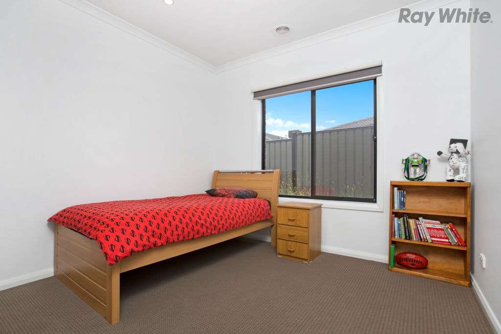 7 Viewmont Avenue, Craigieburn VIC 3064, Craigieburn - Thumbnail 6