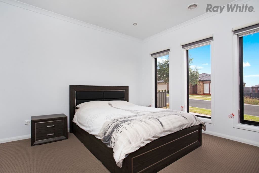7 Viewmont Avenue, Craigieburn VIC 3064, Craigieburn - Thumbnail 7