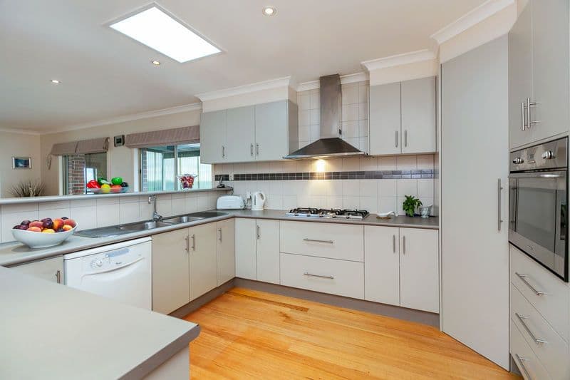 23 Lewins Rail Avenue, SOUTH MORANG VIC 3752, South Morang - Thumbnail 2