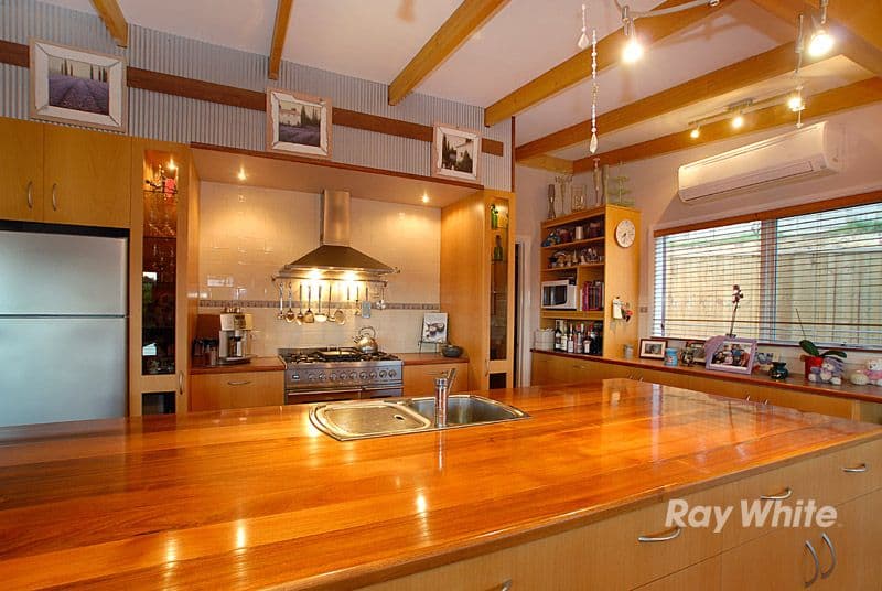 6 Walhalla Court, BEACONSFIELD VIC 3807, Beaconsfield - Thumbnail 7