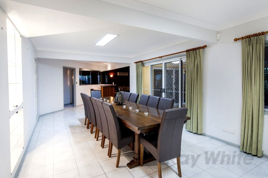 6 Jefferson Place, STRETTON QLD 4116, Stretton - Thumbnail 3