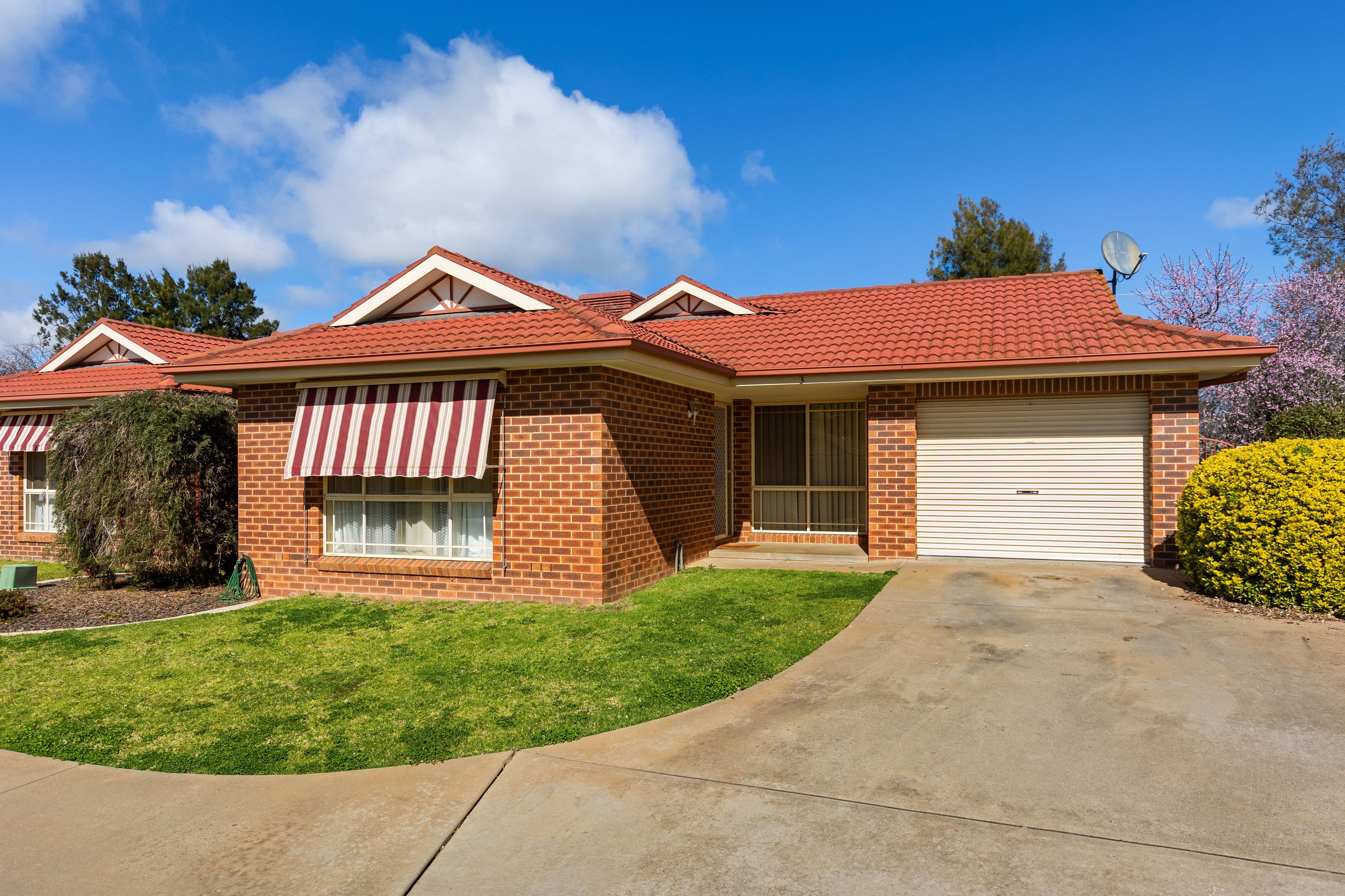 24 Otama Street, Glenfield Park NSW 2650, Glenfield Park - Image 1