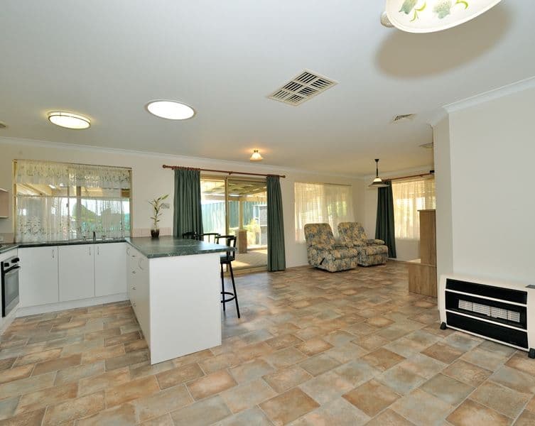 11 Hillview Rise, COOLOONGUP WA 6168, Cooloongup - Thumbnail 3