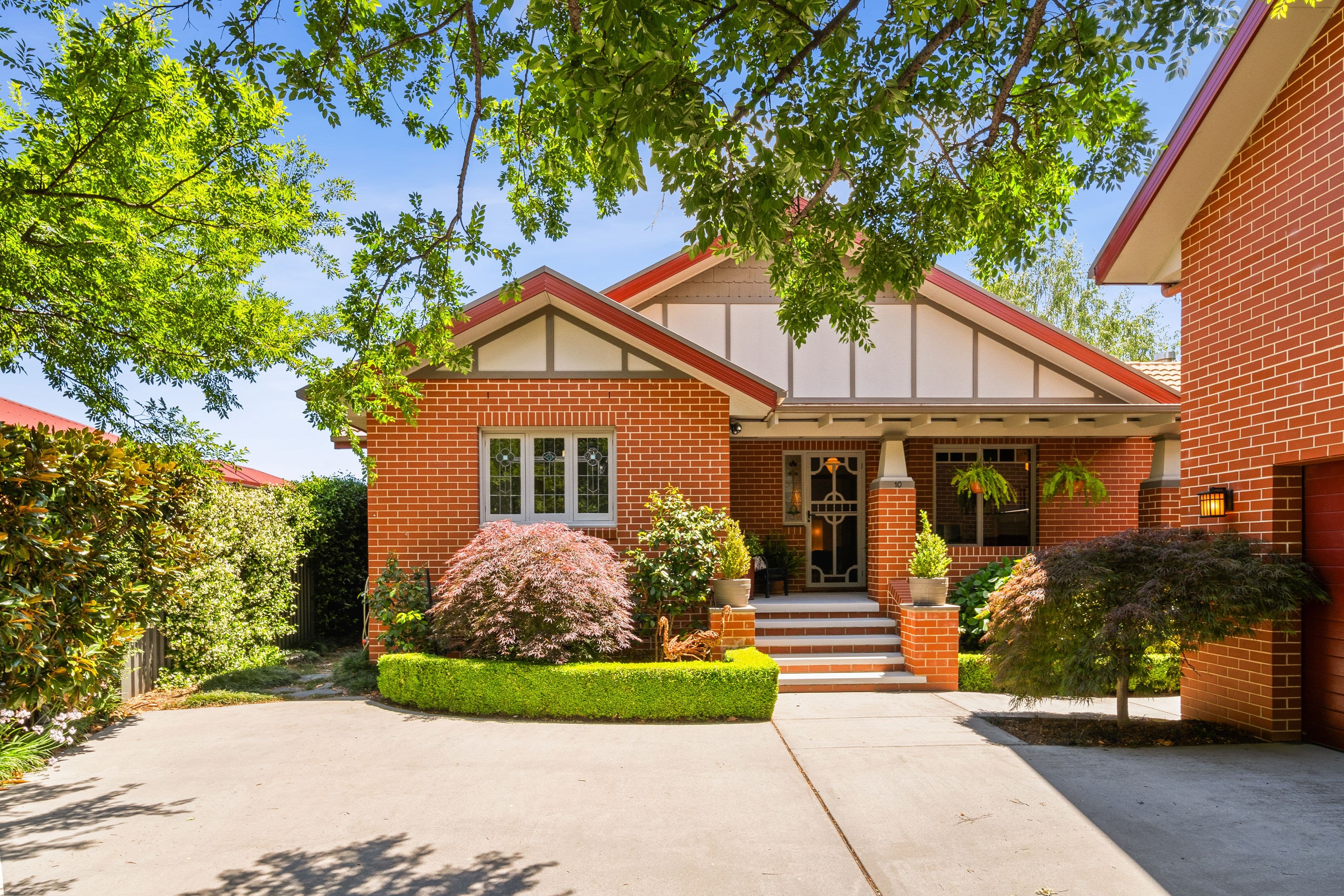 10 Lenane Street, Queanbeyan NSW 2620, Queanbeyan - Thumbnail 2
