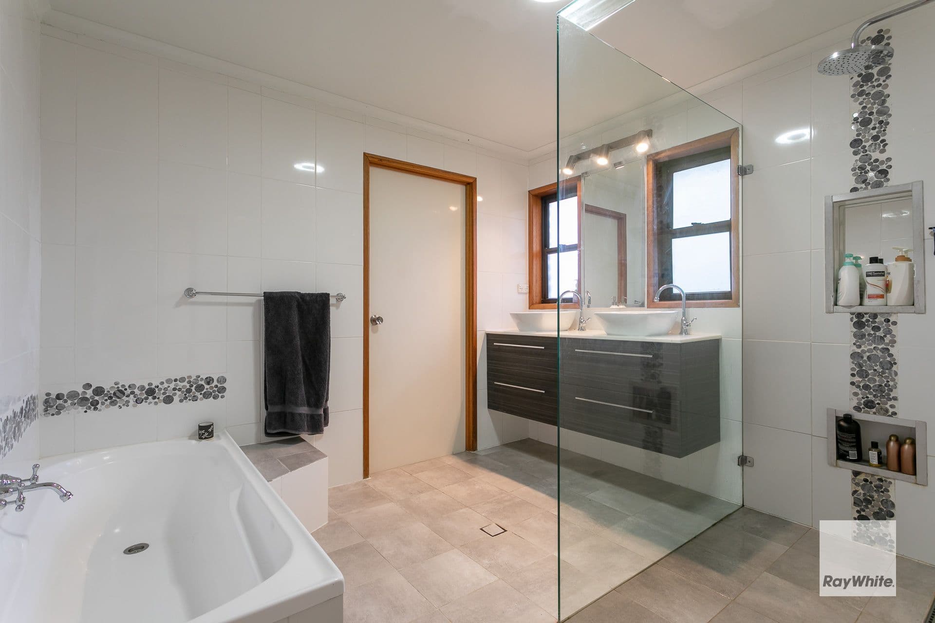 7 Albicore Drive, Thornlands QLD 4164, Thornlands - Thumbnail 4