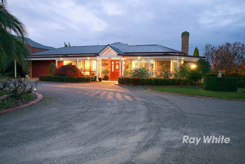 54 Earlston Circuit, CRANBOURNE VIC 3977, Cranbourne - Thumbnail 2