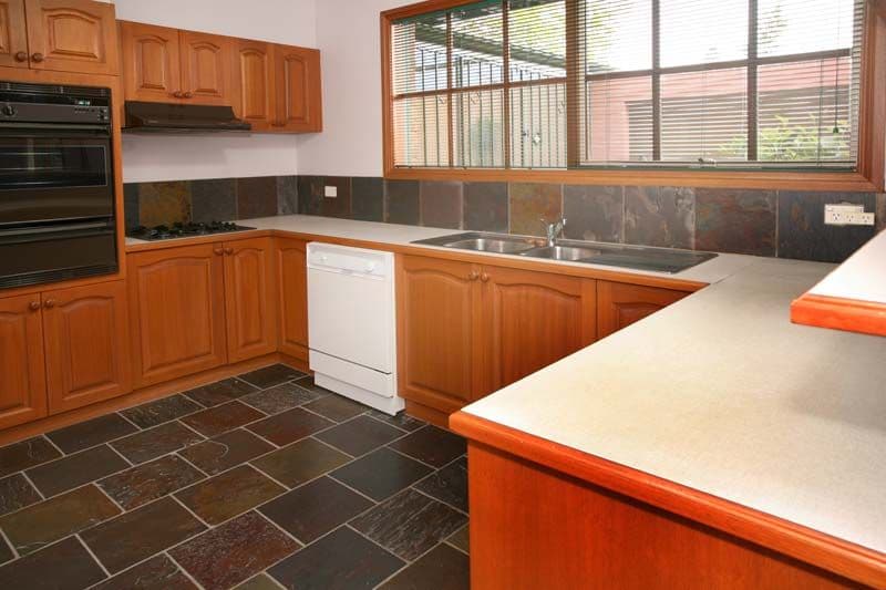 1 Rolls Court, GLEN WAVERLEY VIC 3150, Glen Waverley - Thumbnail 3