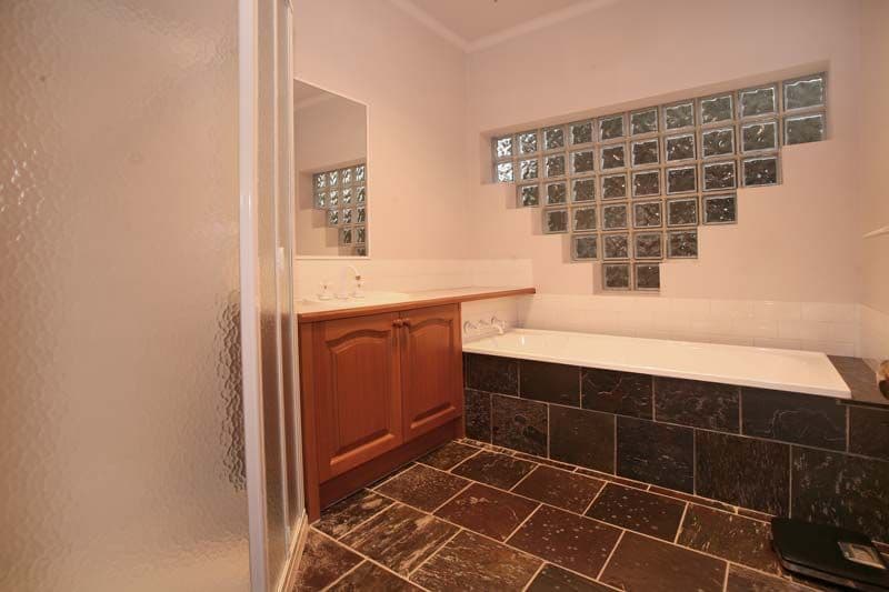 1 Rolls Court, GLEN WAVERLEY VIC 3150, Glen Waverley - Thumbnail 6