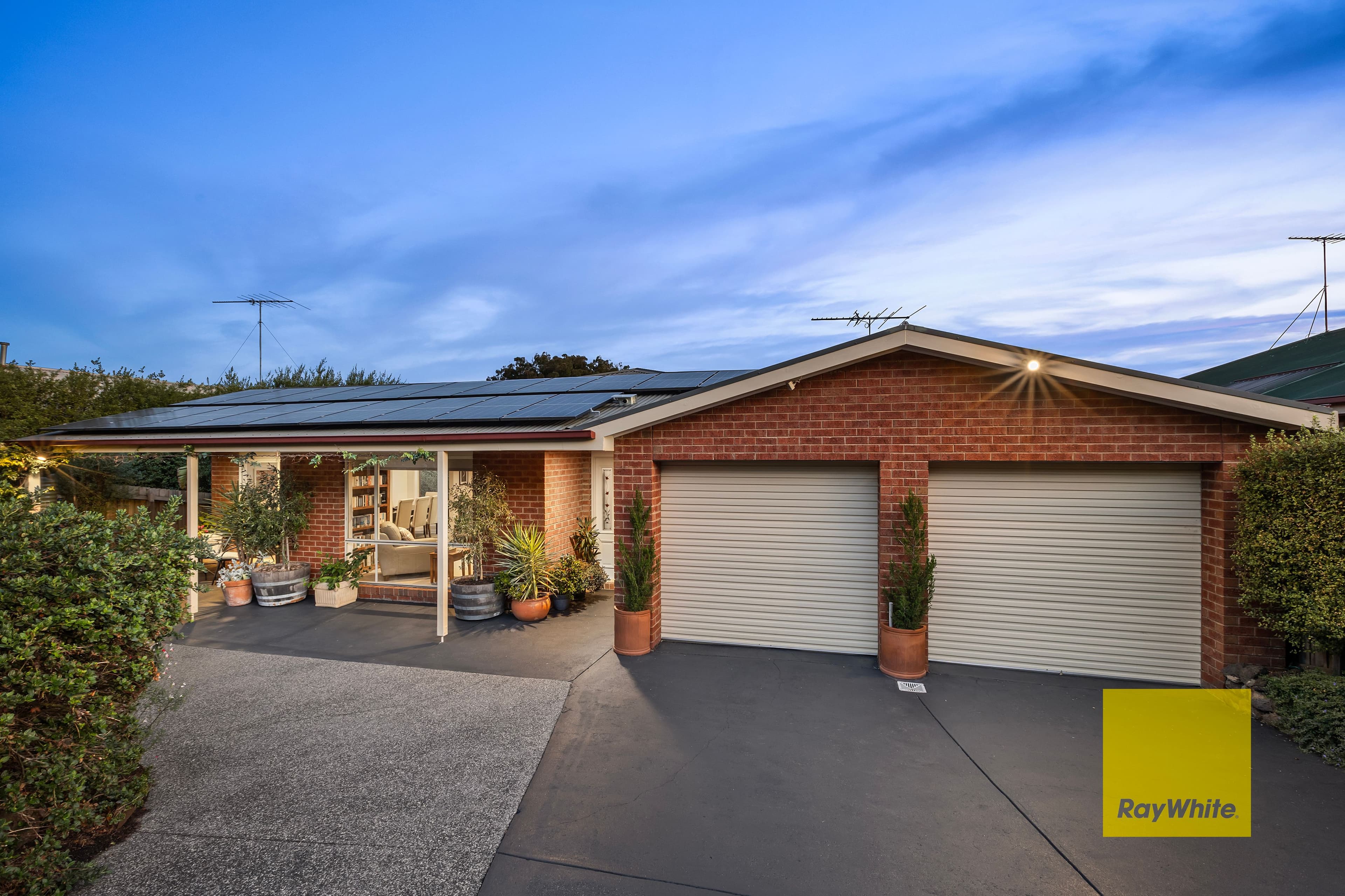 34 Lansbury Crescent, Highton VIC 3216, Highton - Thumbnail 2