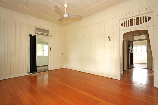 8 Delacy Street, NORTH IPSWICH QLD 4305, North Ipswich - Thumbnail 2
