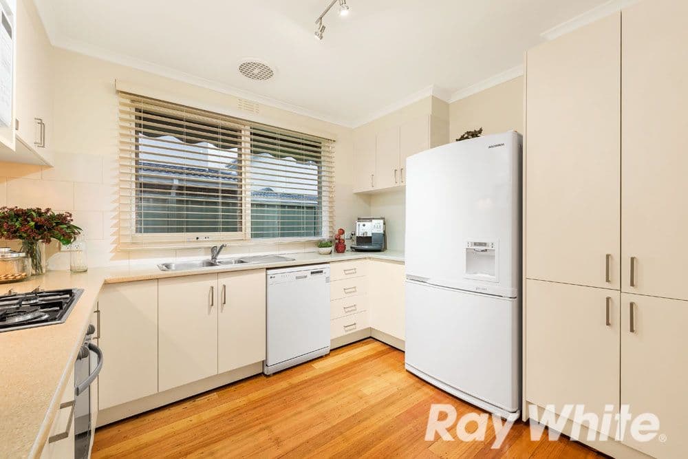 8 Ray Road, Burwood East VIC 3151, Burwood East - Thumbnail 3