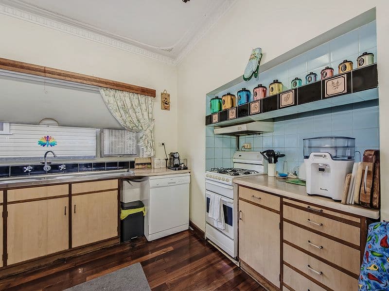121 Anzac Terrace, Bassendean WA 6054, Bassendean - Thumbnail 7