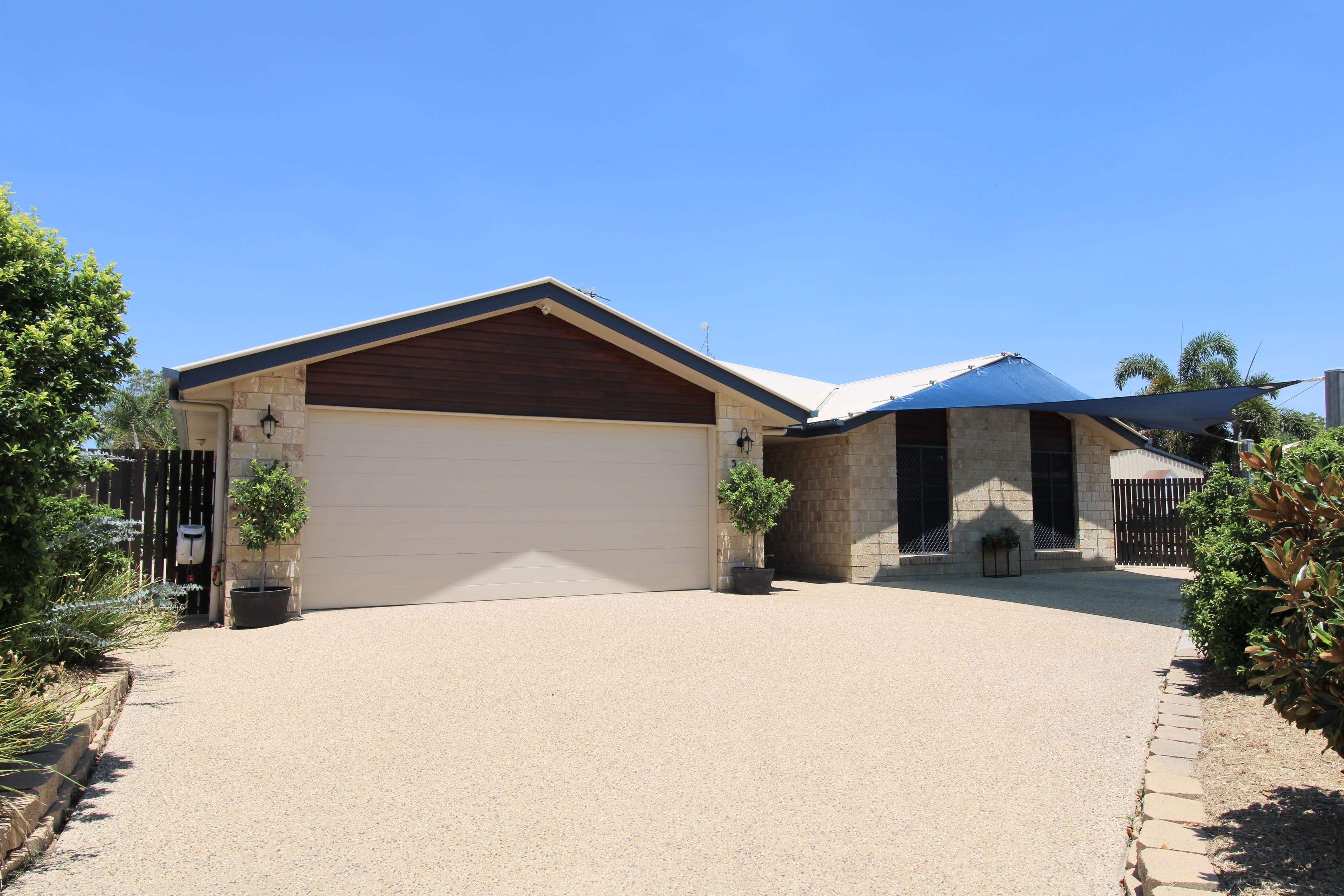 5 Coombs Court, Emerald QLD 4720, Emerald - Image 1