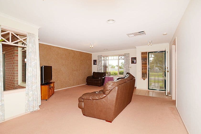 37 Exmouth Road, CRAIGIEBURN VIC 3064, Craigieburn - Thumbnail 5