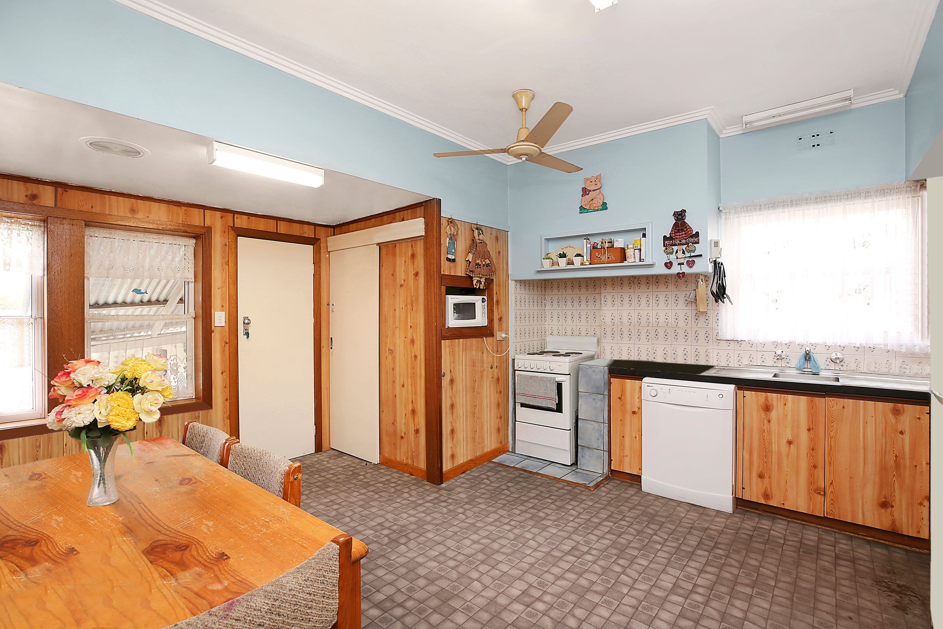 14 Russell Street, Camperdown VIC 3260, Camperdown - Thumbnail 2