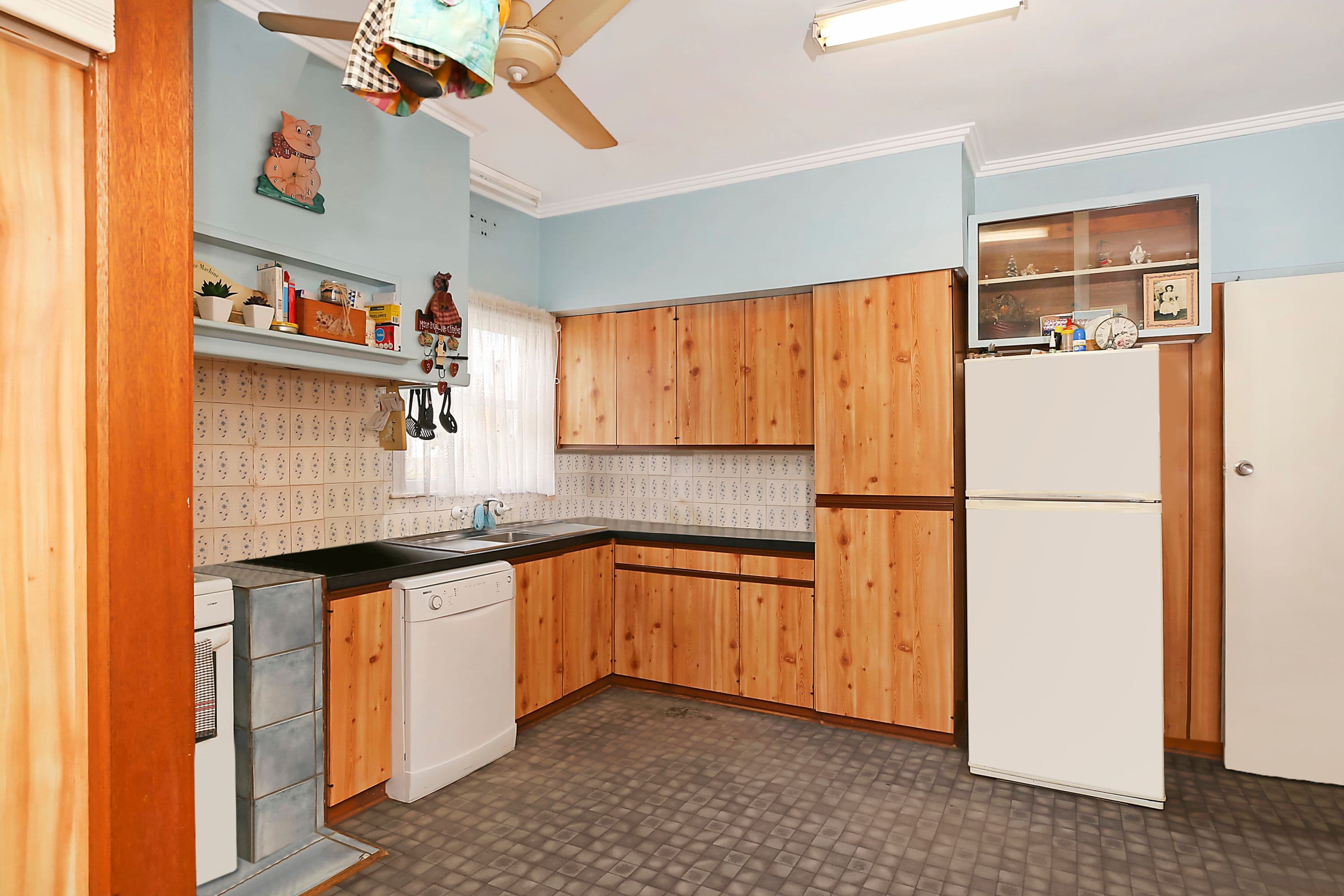 14 Russell Street, Camperdown VIC 3260, Camperdown - Thumbnail 3