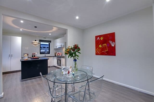 86 Boldrewood Parade, RESERVOIR VIC 3073, Reservoir - Thumbnail 3