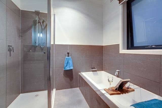86 Boldrewood Parade, RESERVOIR VIC 3073, Reservoir - Thumbnail 5