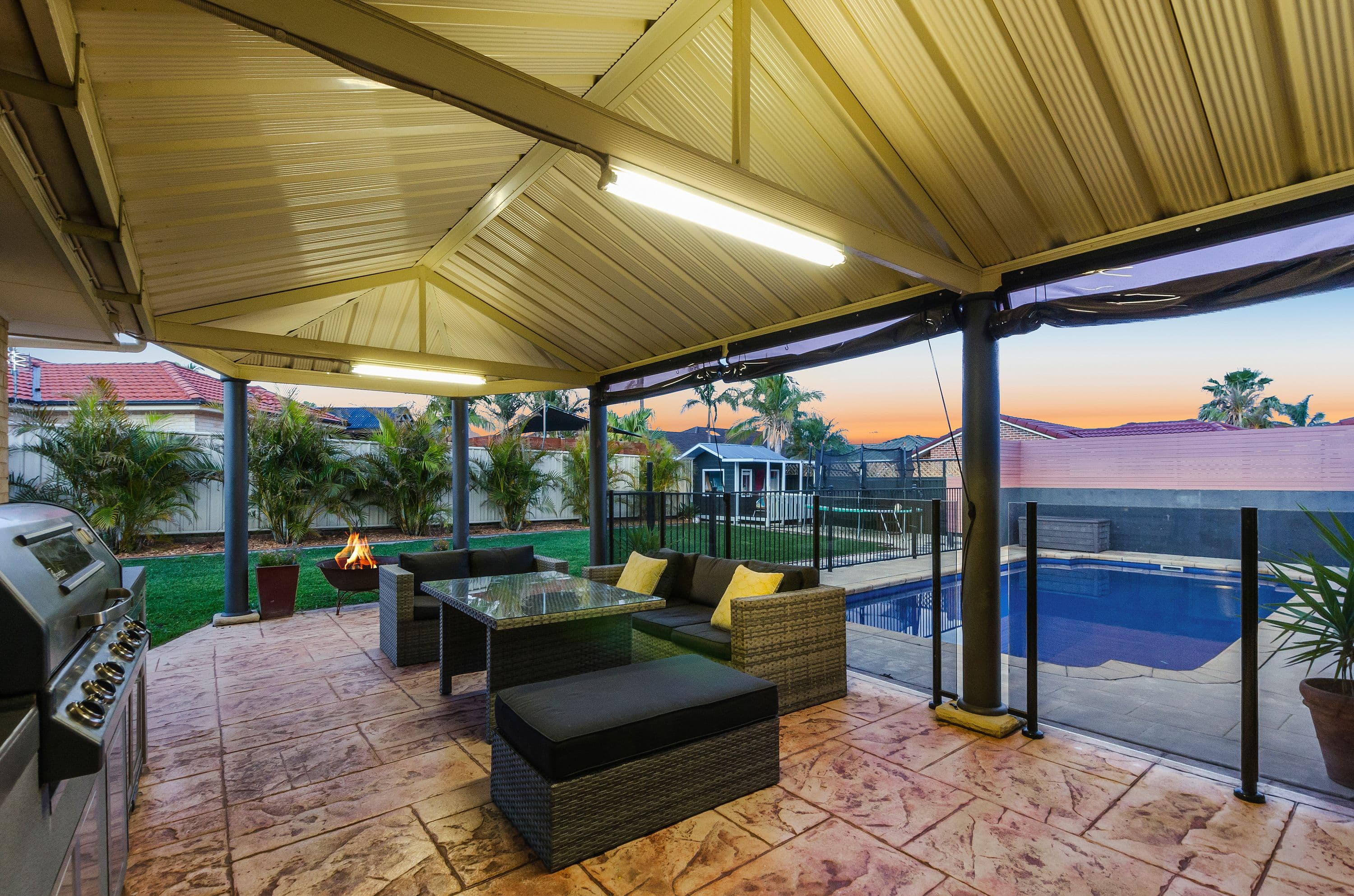 25 Robins Creek Drive, Horsley - Image 1