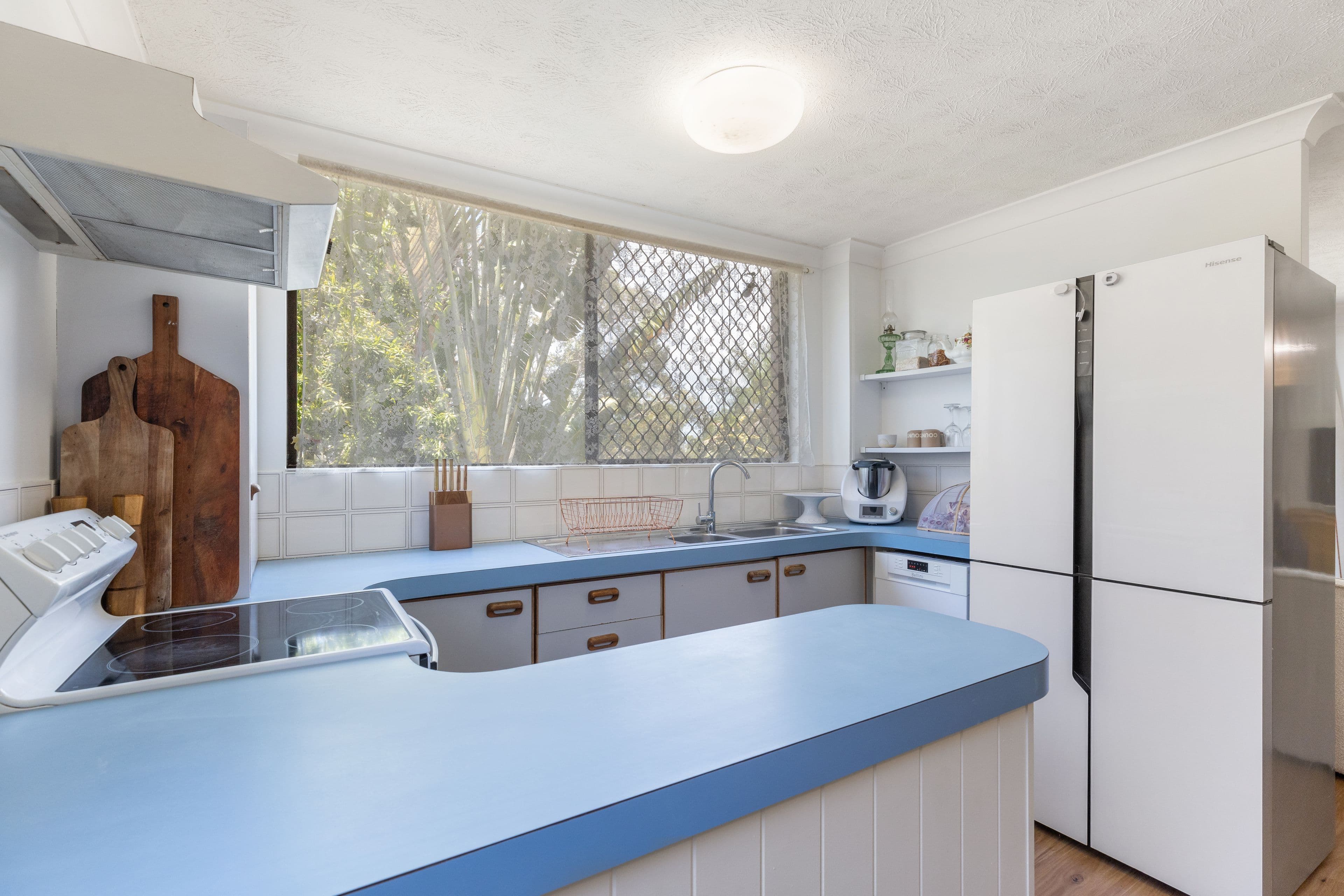 6 Brooke Avenue, Palm Beach QLD 4221, Palm Beach - Thumbnail 3