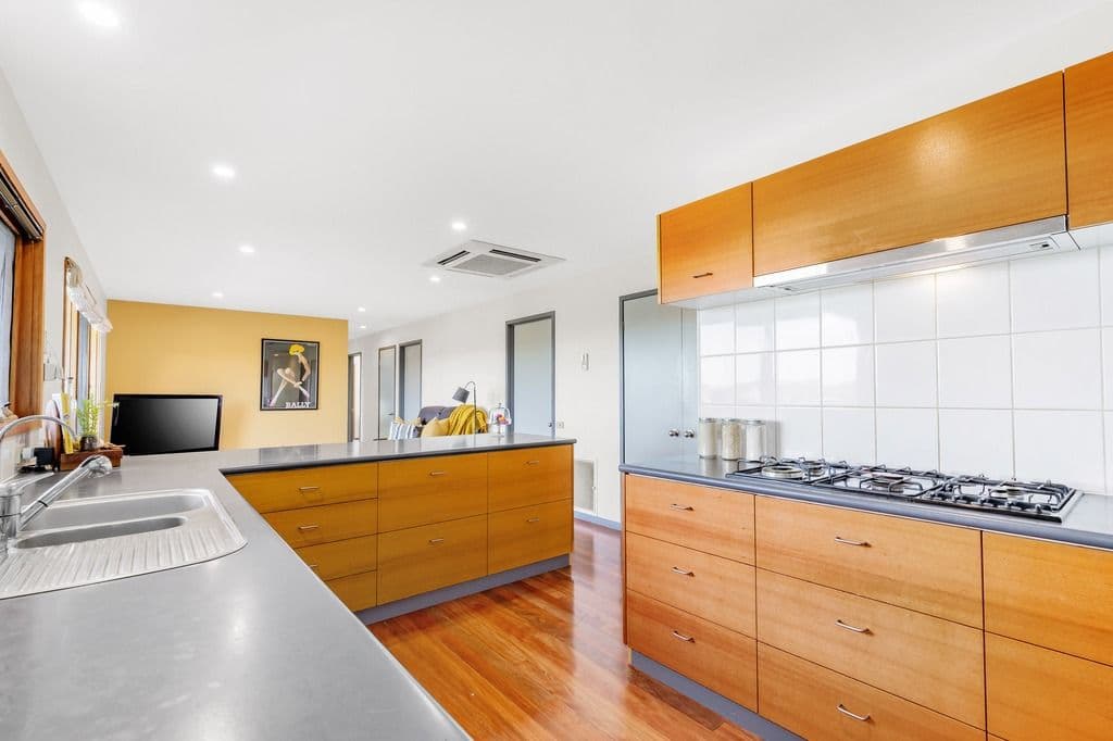7 Hoddle Place, Diamond Creek VIC 3089, Diamond Creek - Thumbnail 3