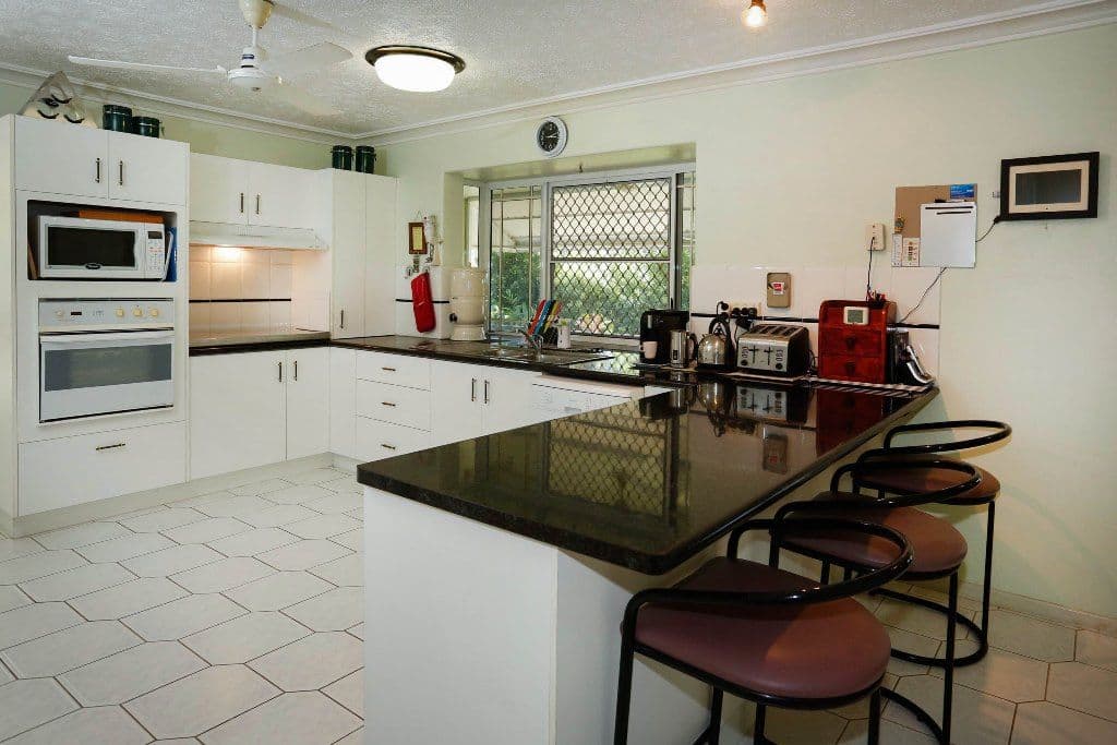 6 Santa Lucia Drive, MOUNT LOUISA QLD 4814, Mount Louisa - Thumbnail 6