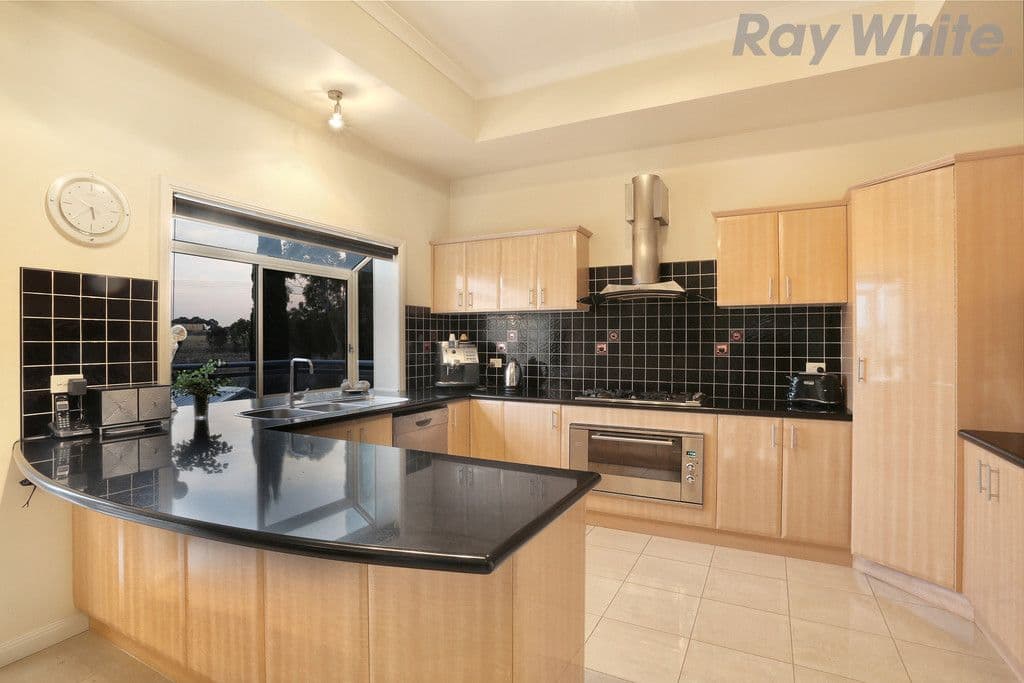53 Burrowye Crescent, Keilor VIC 3036, Keilor - Thumbnail 3