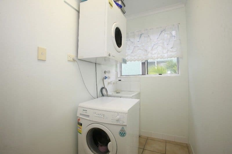 1 Hodel Street, ROSSLEA QLD 4812, Rosslea - Thumbnail 7
