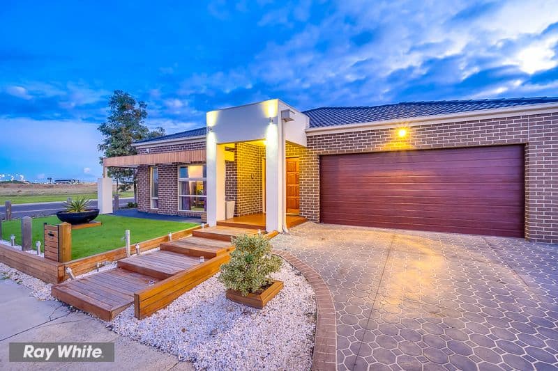 32 Hanworth Avenue, Williams Landing VIC 3027, Williams Landing - Thumbnail 2