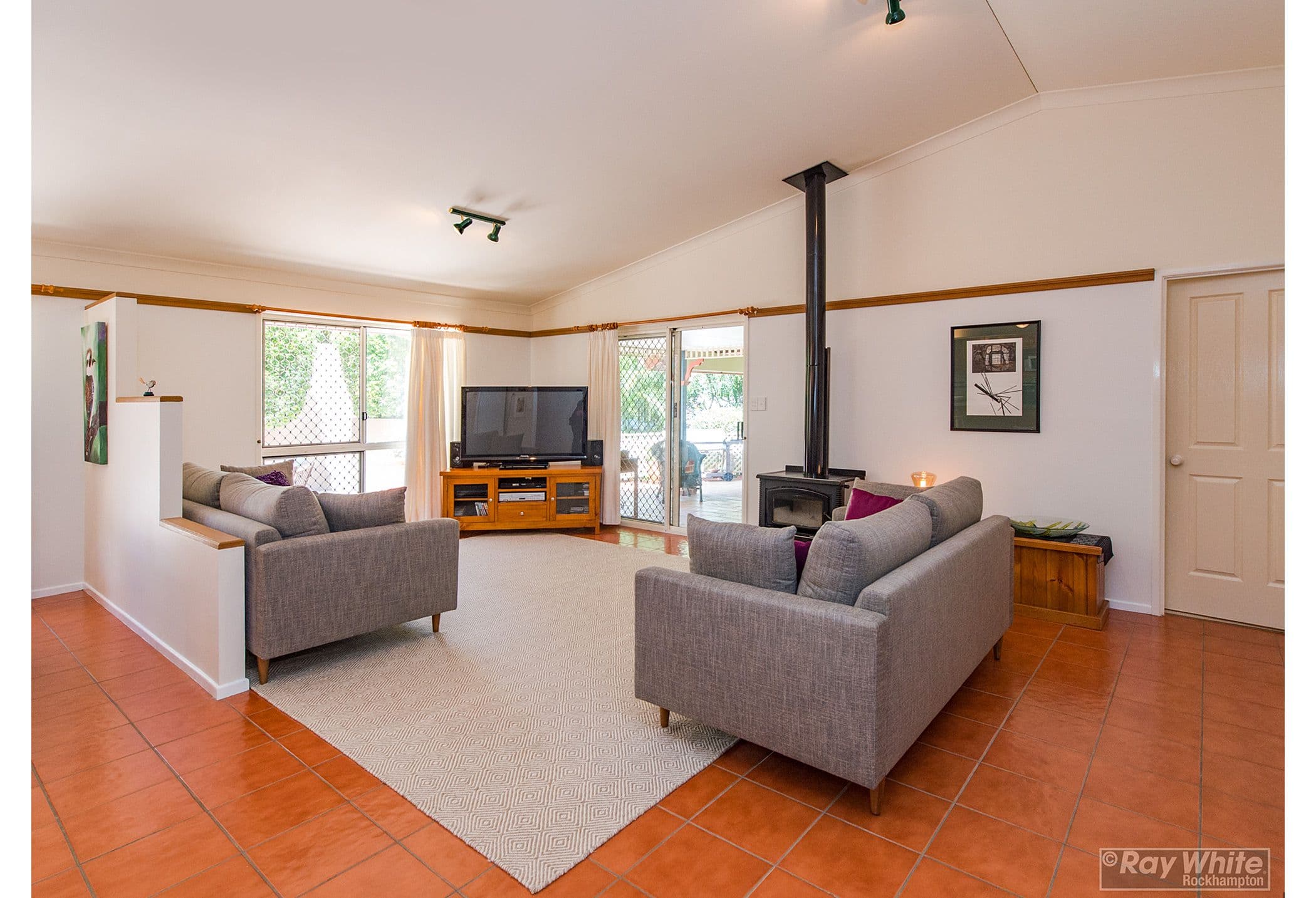 17 Beaumont Drive, Frenchville QLD 4701, Frenchville - Thumbnail 3