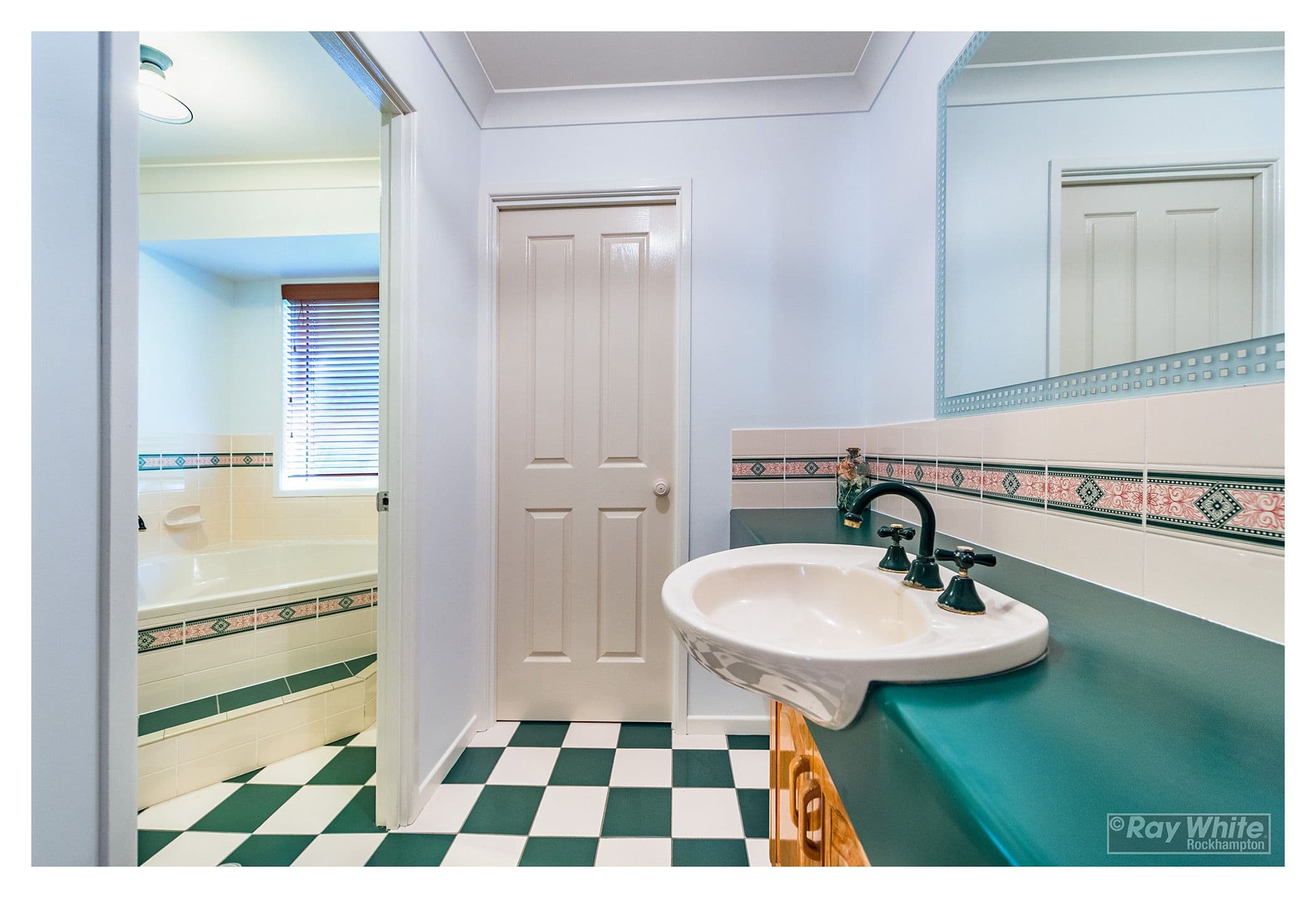 17 Beaumont Drive, Frenchville QLD 4701, Frenchville - Thumbnail 4